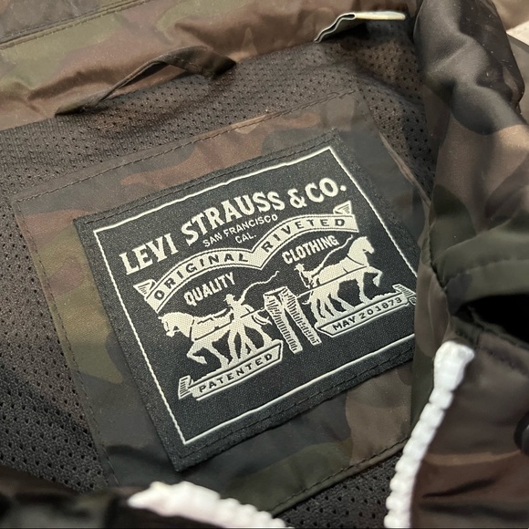 Levi’s Shell Jacket - Medium - Picture 8 of 16